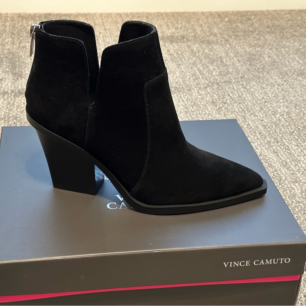 NEW VINCE CAMUTO GWELONA BOOTIE